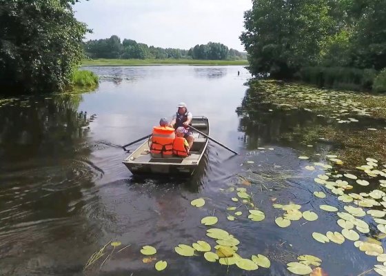 Прогулка на лодке с веслами