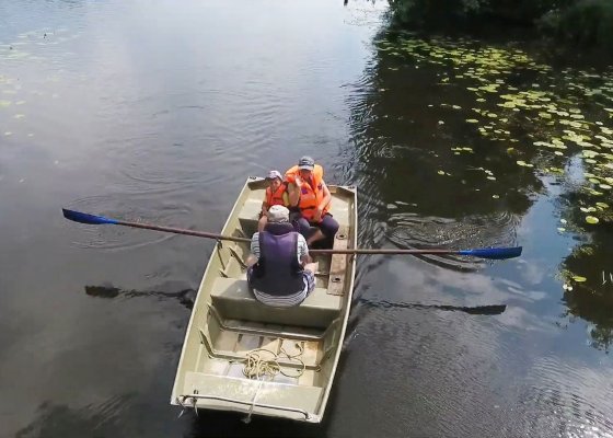 Прогулка на лодке с веслами